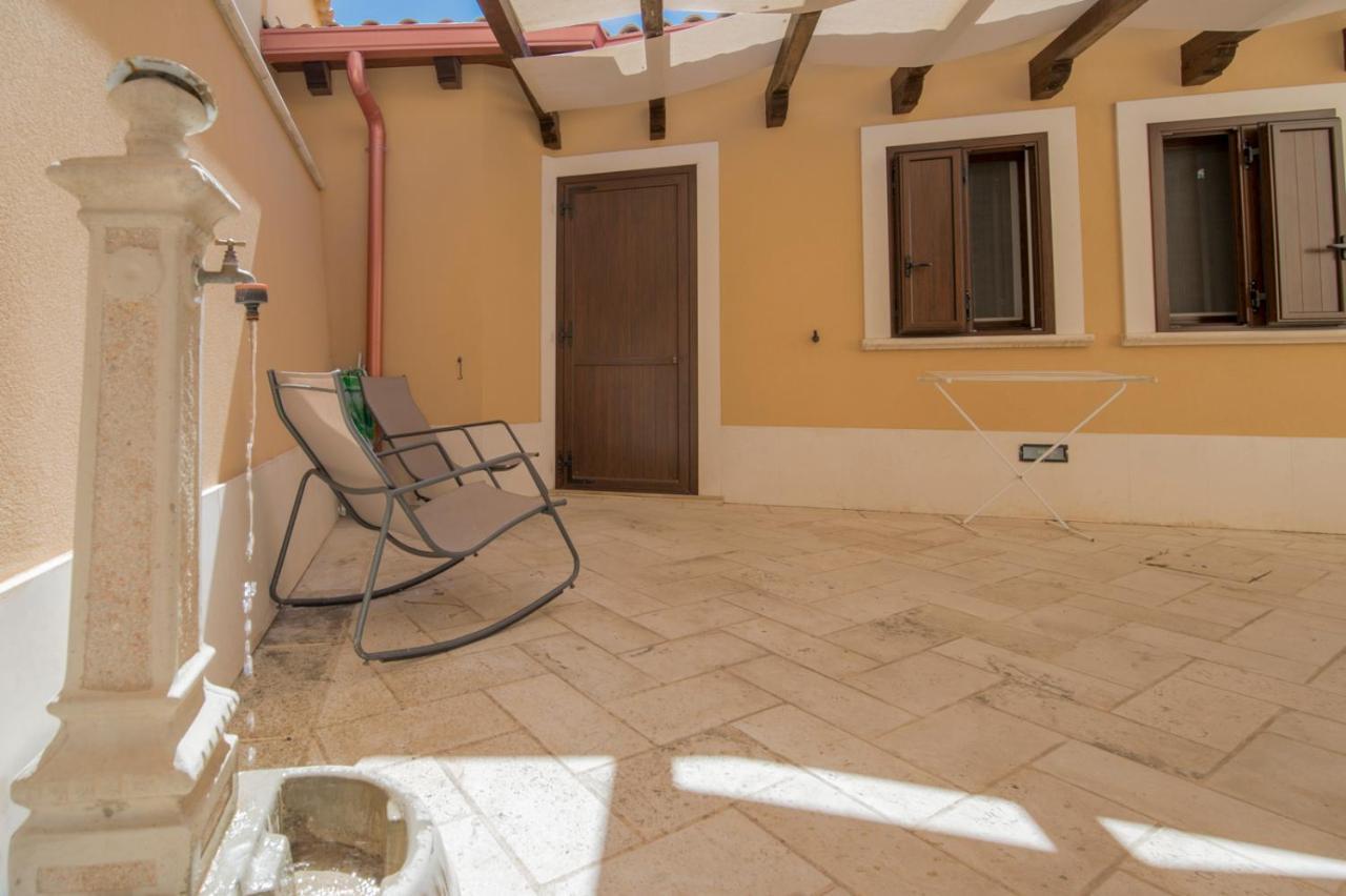 Villa Sajonara Elvira Фонтане Бианче Екстериор снимка