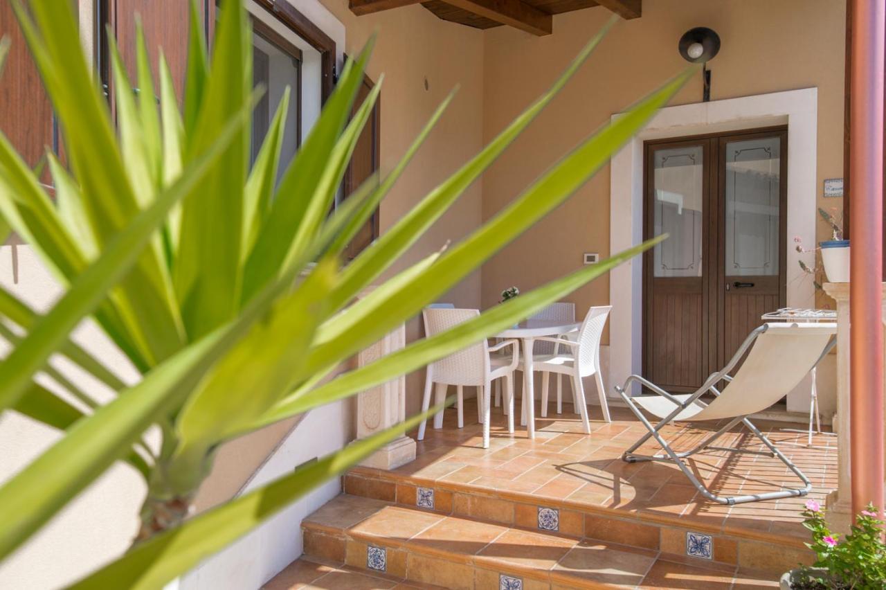 Villa Sajonara Elvira Фонтане Бианче Екстериор снимка