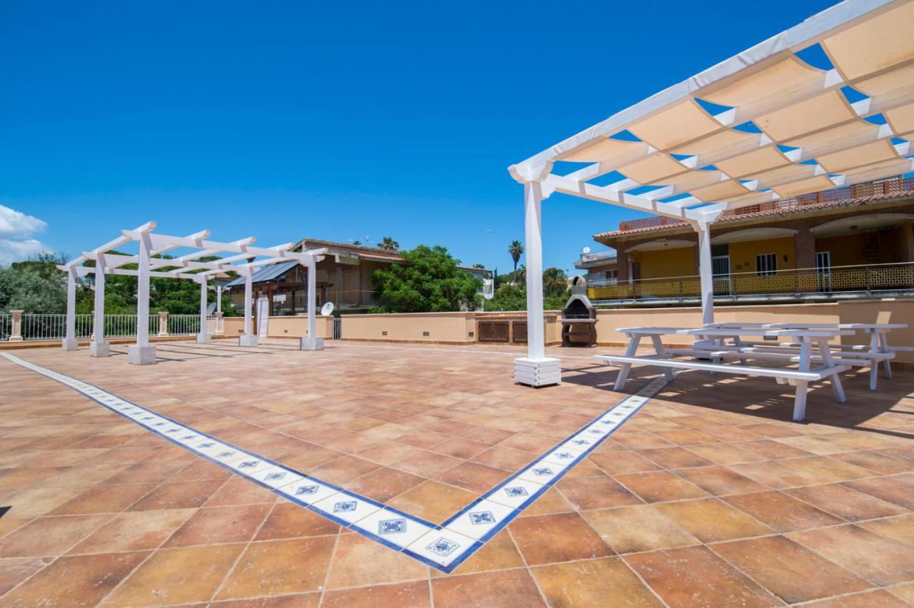 Villa Sajonara Elvira Фонтане Бианче Екстериор снимка