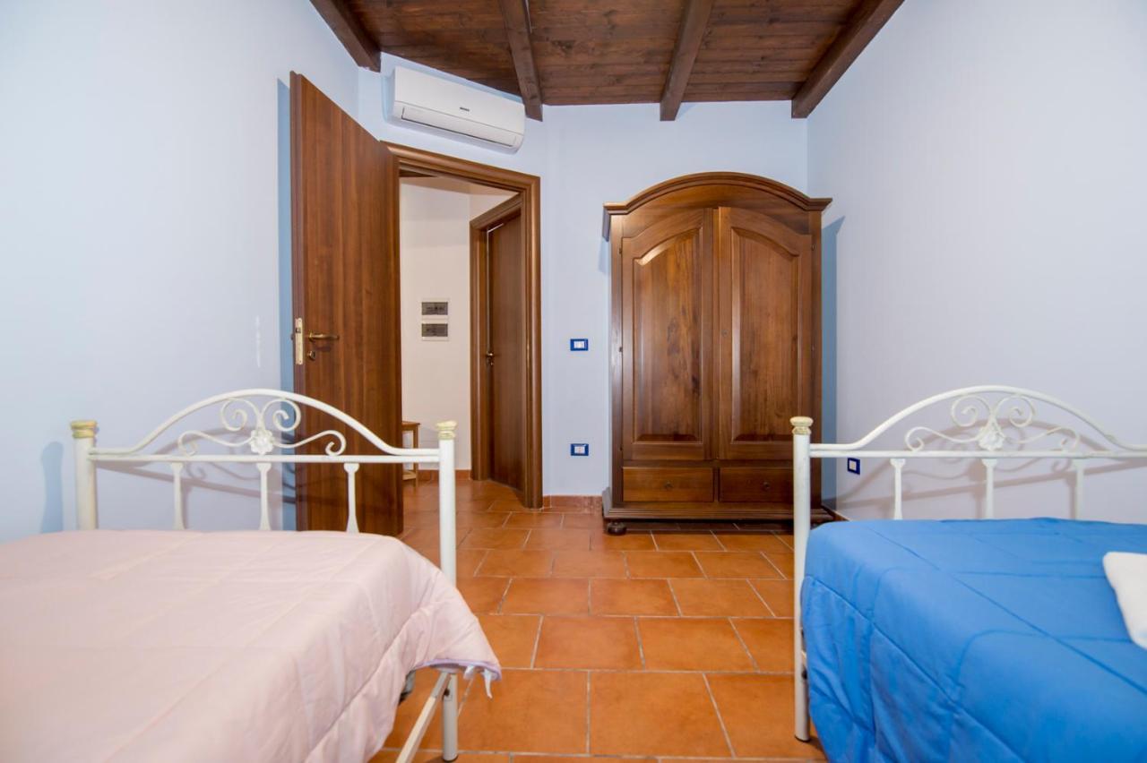 Villa Sajonara Elvira Фонтане Бианче Екстериор снимка