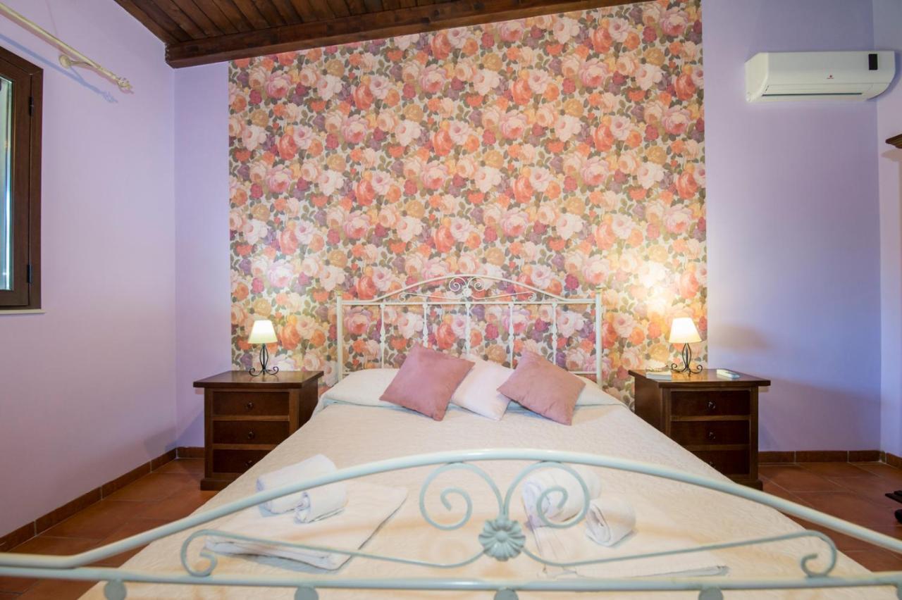 Villa Sajonara Elvira Фонтане Бианче Екстериор снимка
