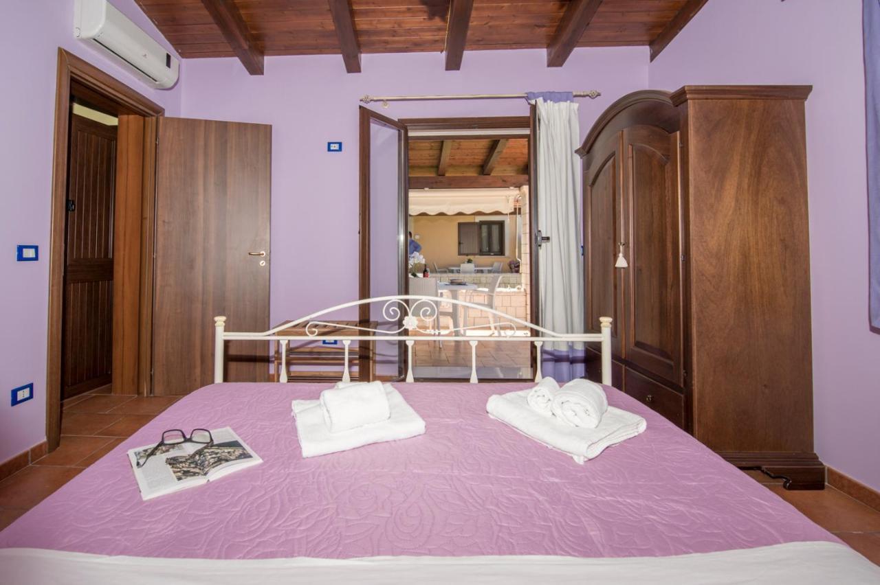 Villa Sajonara Elvira Фонтане Бианче Екстериор снимка